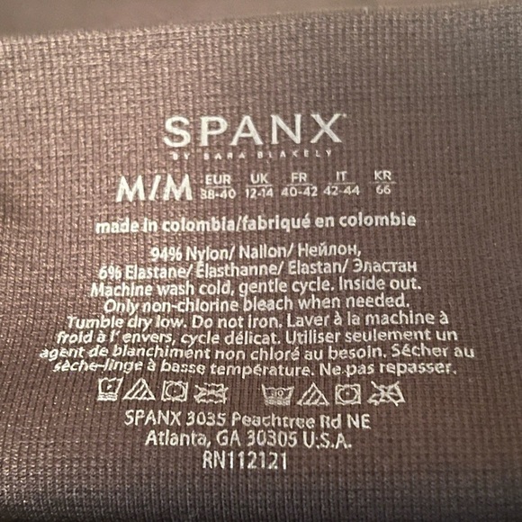 Spanx Cropped Leggings Color Black Size M - Picture 3 of 3